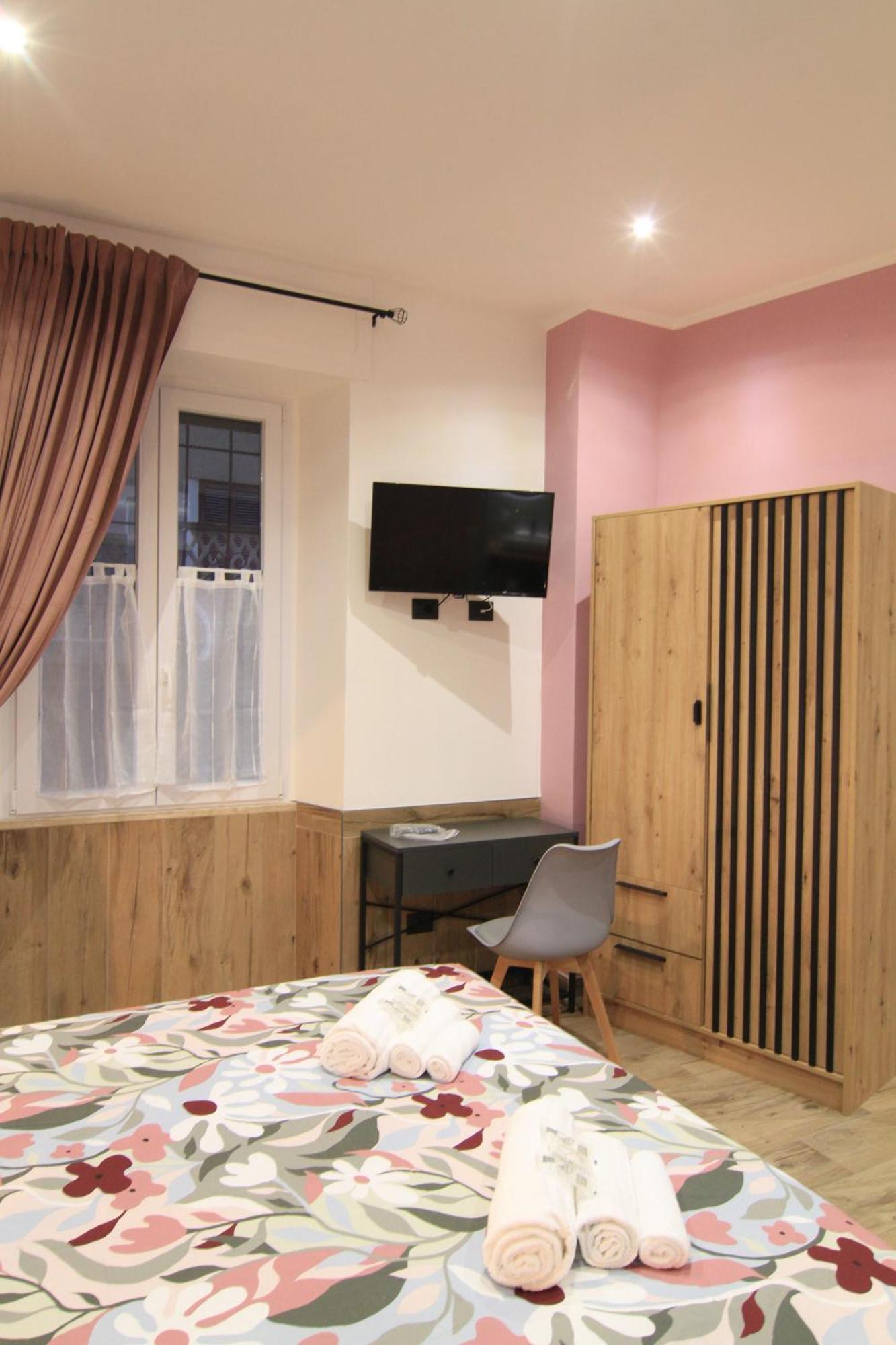 Helle Hus Guest House - 200M From Piazza Bologna Metro And 10 Minutes From The Colosseum 外观 照片