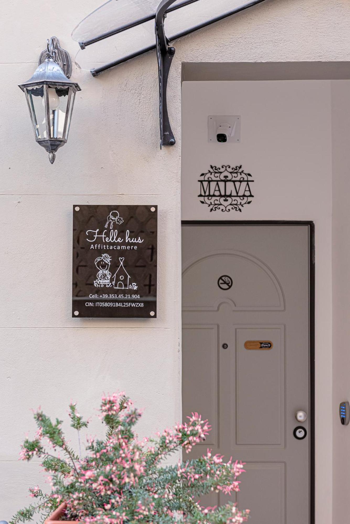 Helle Hus Guest House - 200M From Piazza Bologna Metro And 10 Minutes From The Colosseum 外观 照片